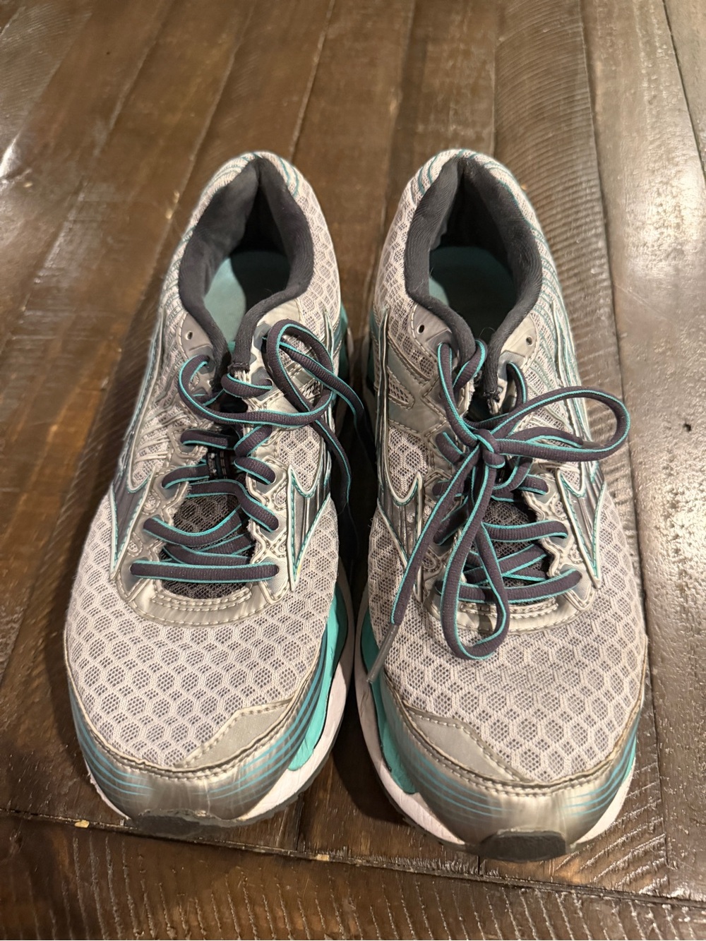 Women's Grey Athletic Running Shoes with Teal Trim